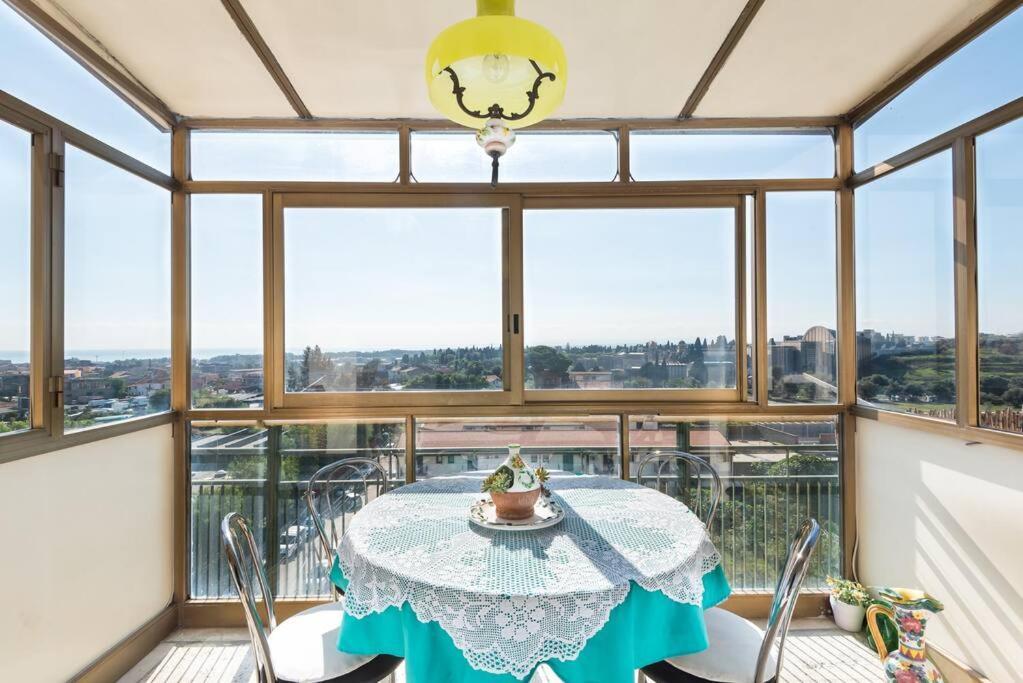 Top Floor Apartment Near Historic Fortino Catánia Buitenkant foto