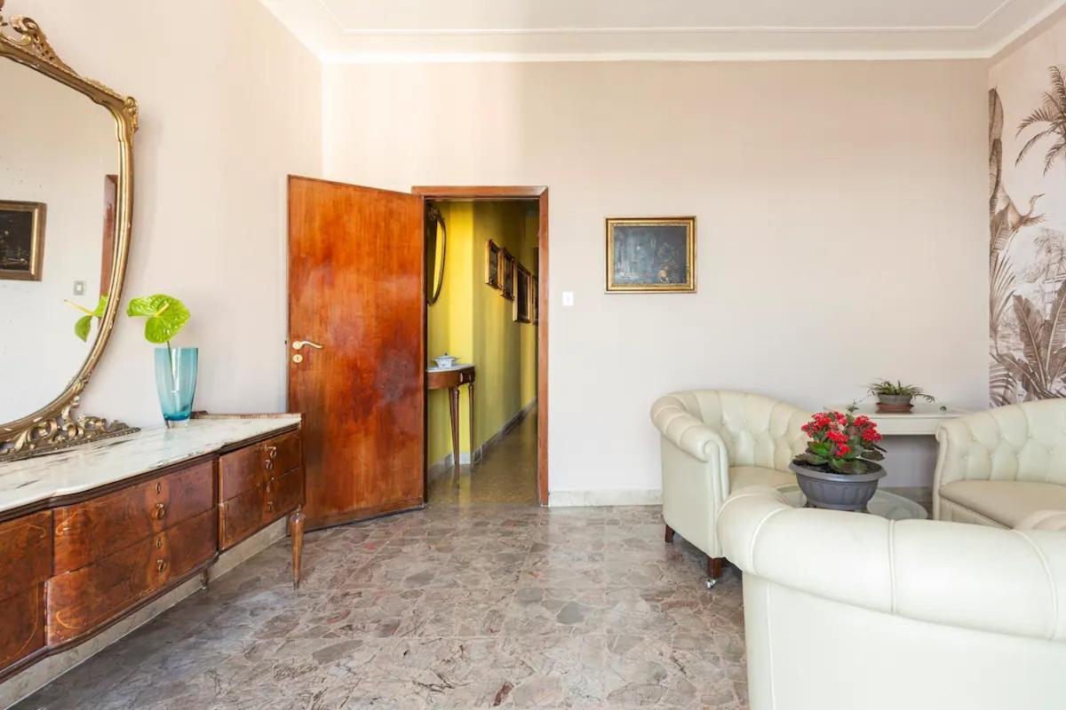 Top Floor Apartment Near Historic Fortino Catánia Buitenkant foto